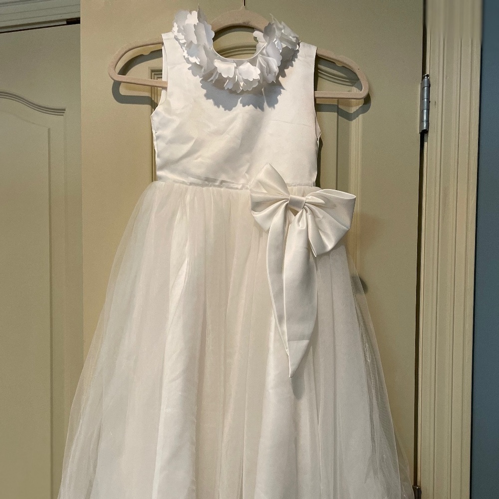 Trish Scully flower girl dress sz 6 ivory